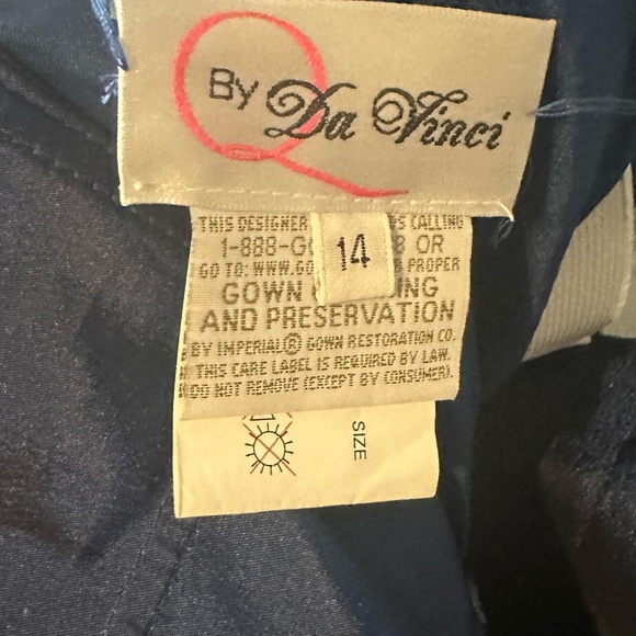 Size 14 Quinceañera dress.Shawl cover up,detachable sleeves,back,and straps. - Picture 6 of 8